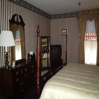 The Inn at Saratoga by null