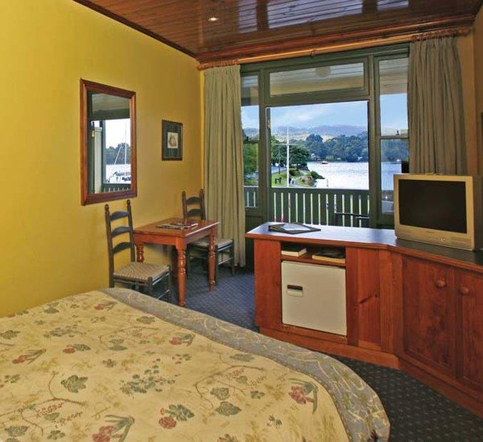 Strahan Village by null