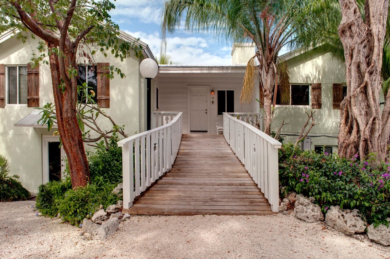 Coconut Palm Inn by null