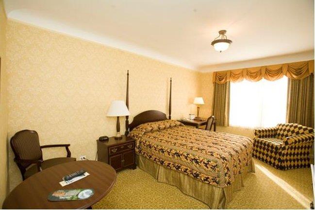 The Carleton of Oak Park Hotel by null