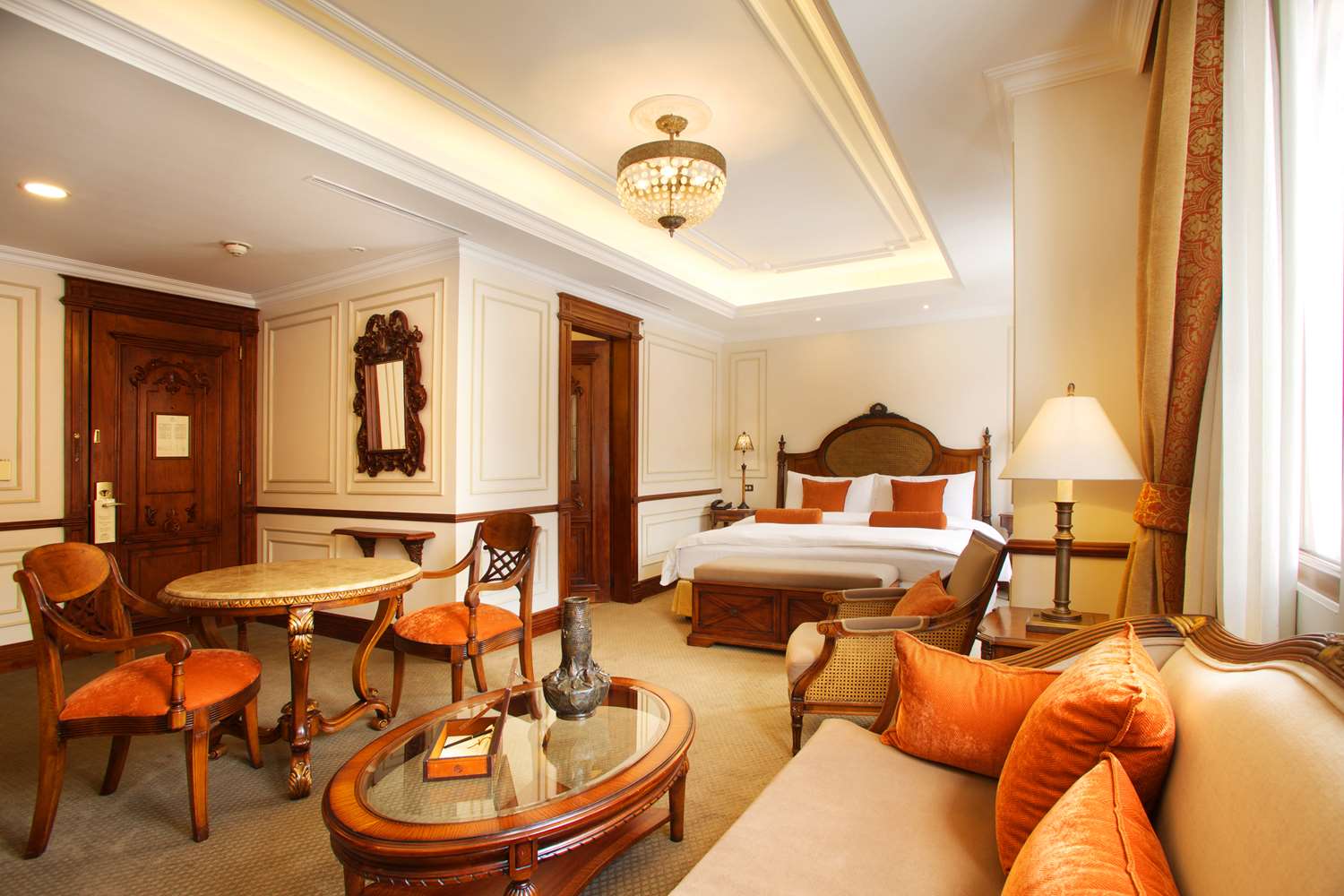 Hotel Plaza Grande | Quito - Ecuador by null