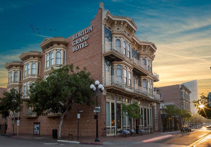Horton Grand Hotel by null