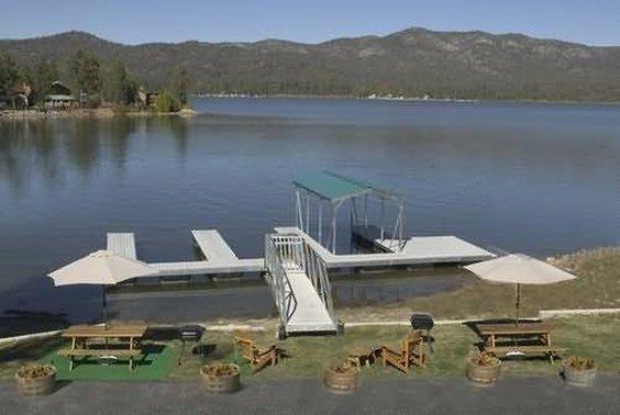 Big Bear LakeFront Lodge by null