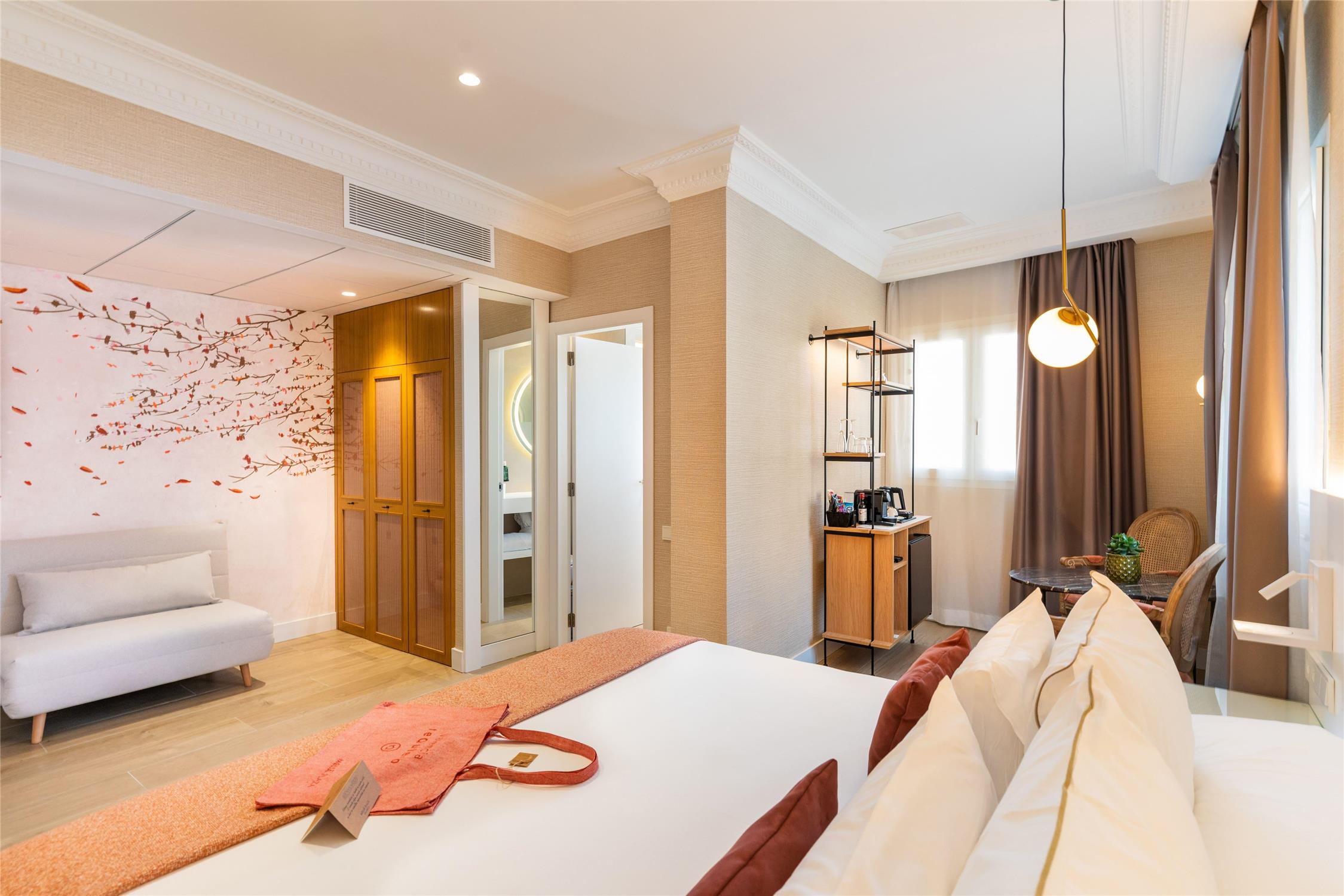 Meliá Plaza by null