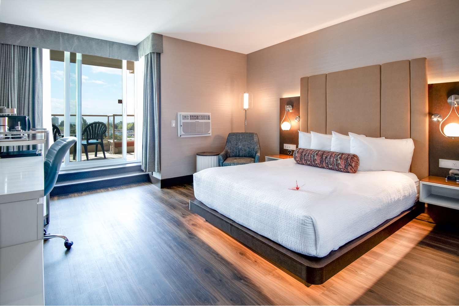 Coast Victoria Hotel & Marina by APA by null