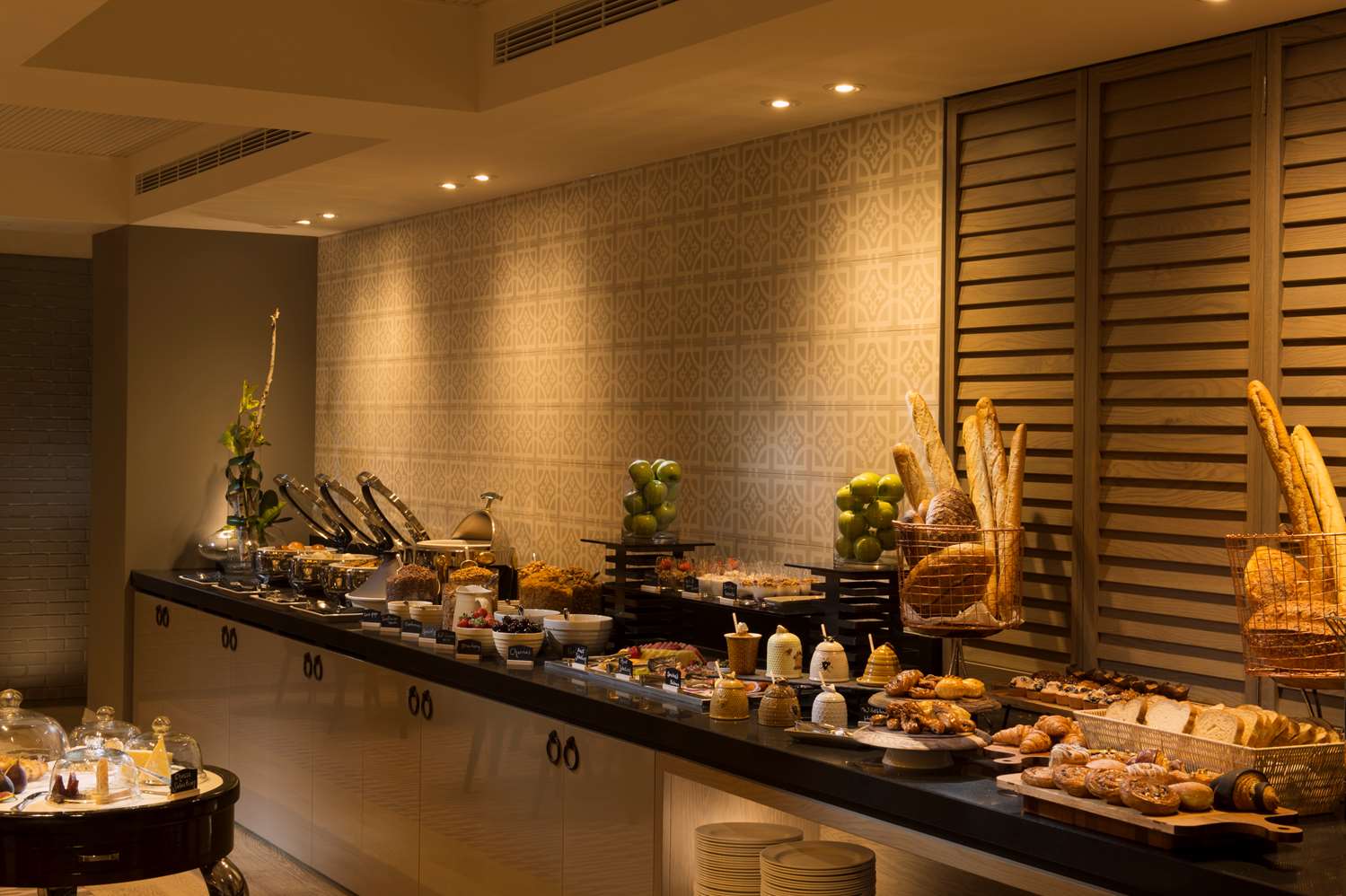 Mayfair Hotel by null