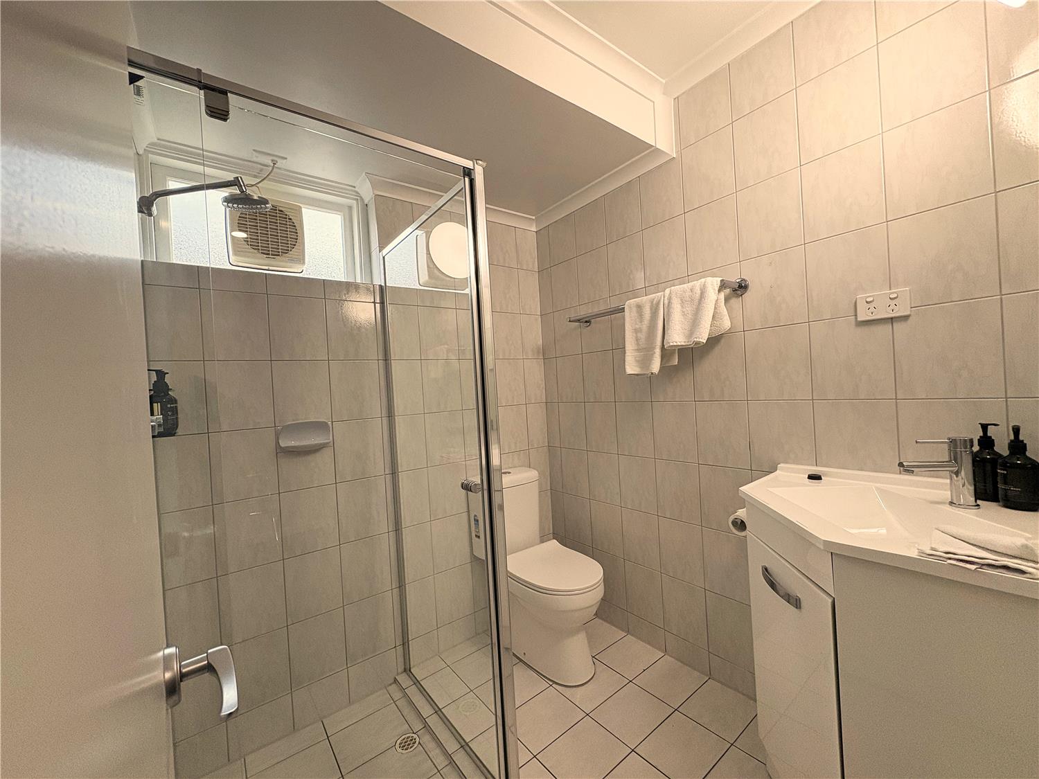 Adelaide Royal Coach by null