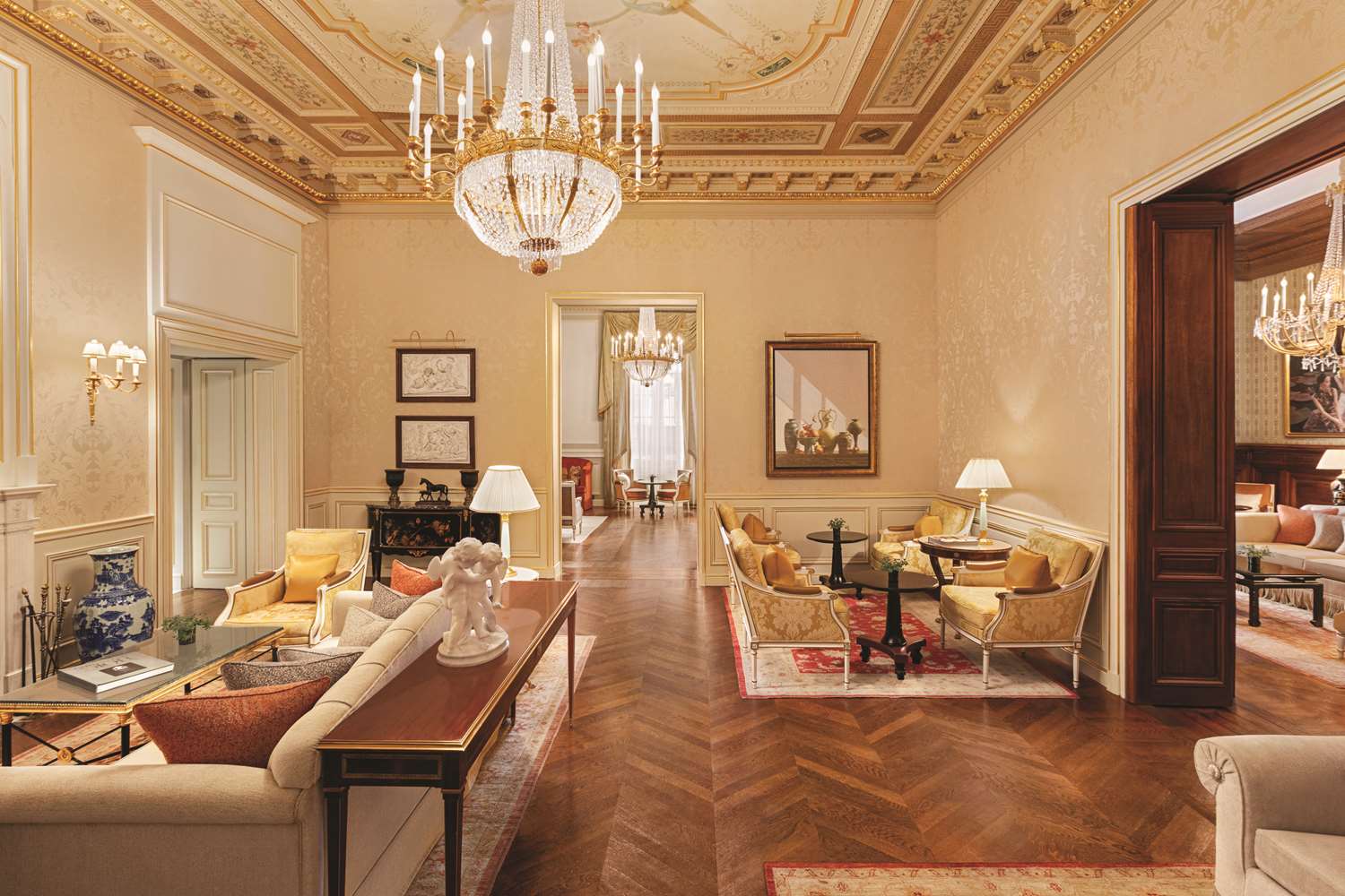 Shangri-La Paris by null