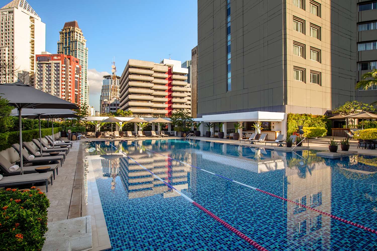 Makati Shangri-La by null