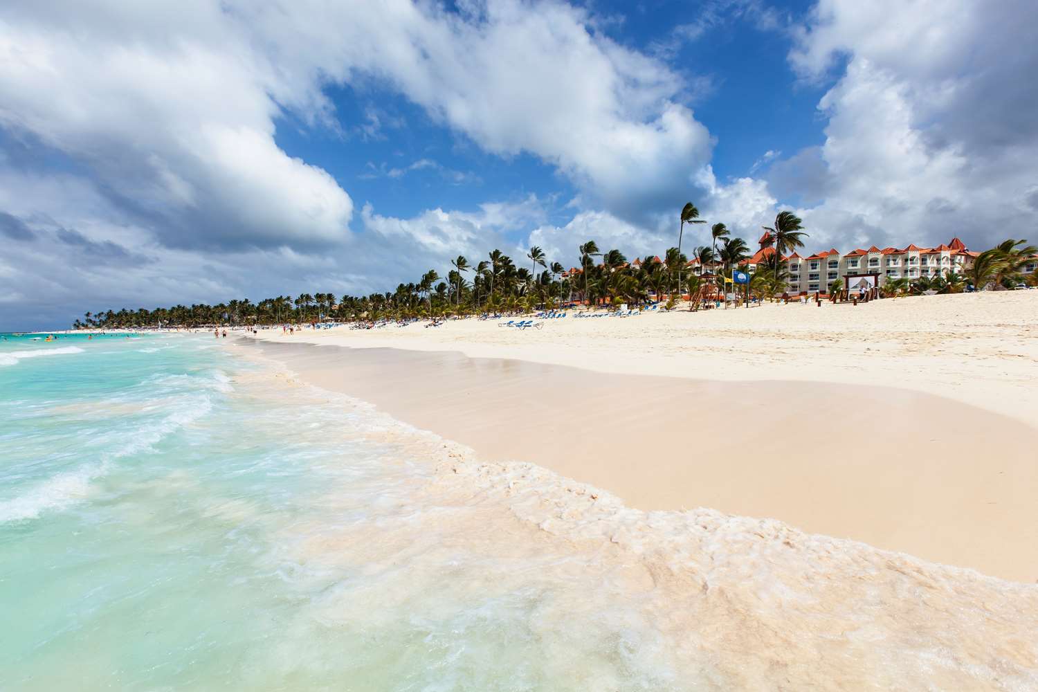 Foto von Arena Gorda Strand II mit feiner beiger sand Oberfläche