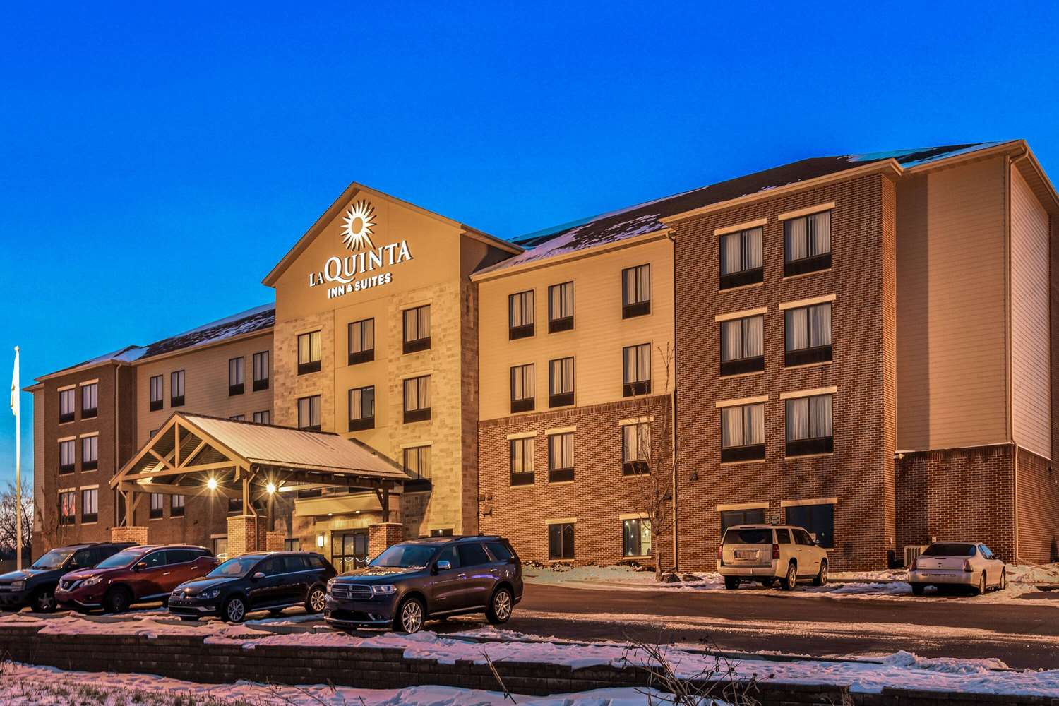La Quinta Inn & Suites by Wyndham Sioux Falls image
