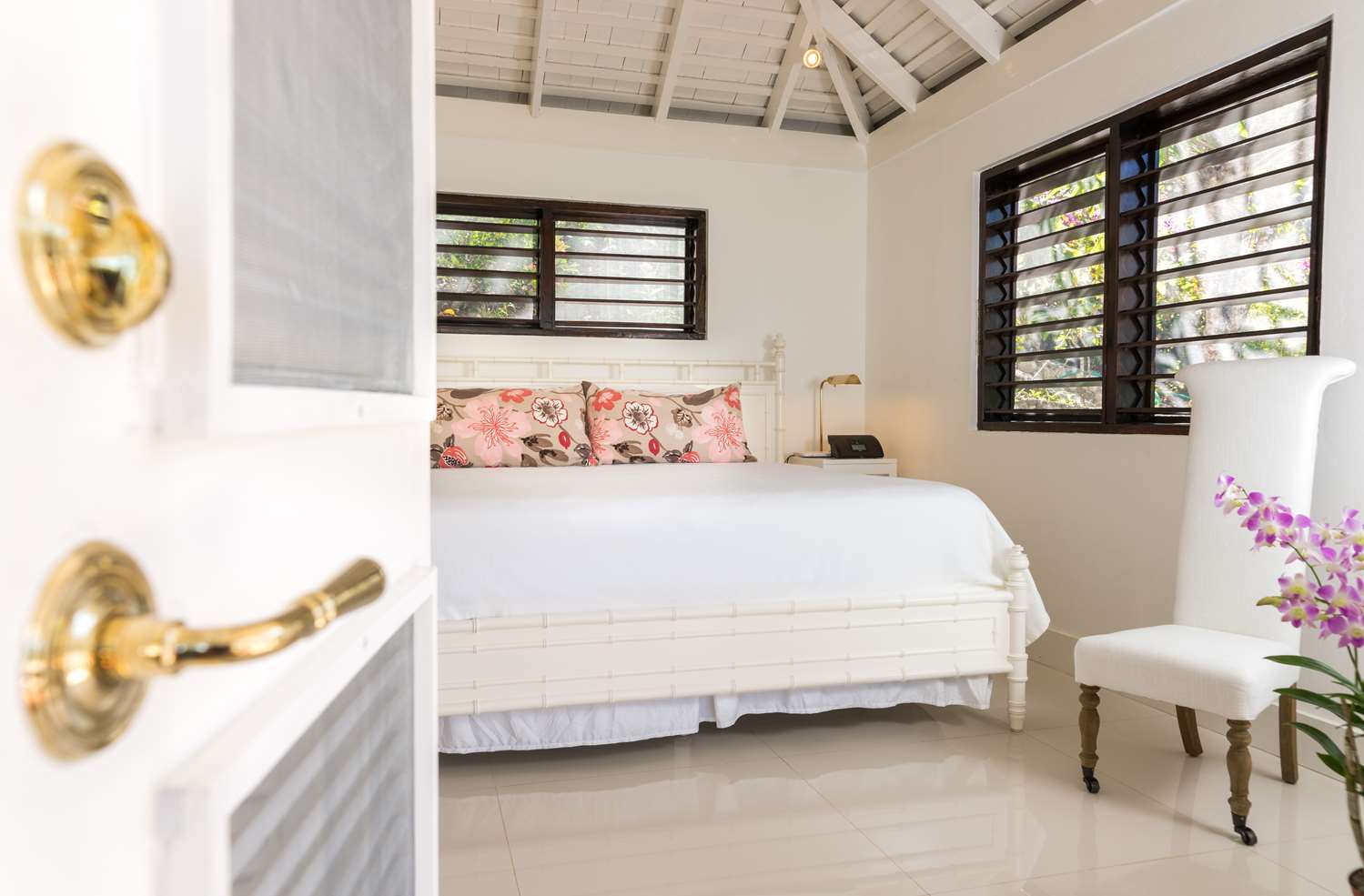 Round Hill Hotel and Villas by null
