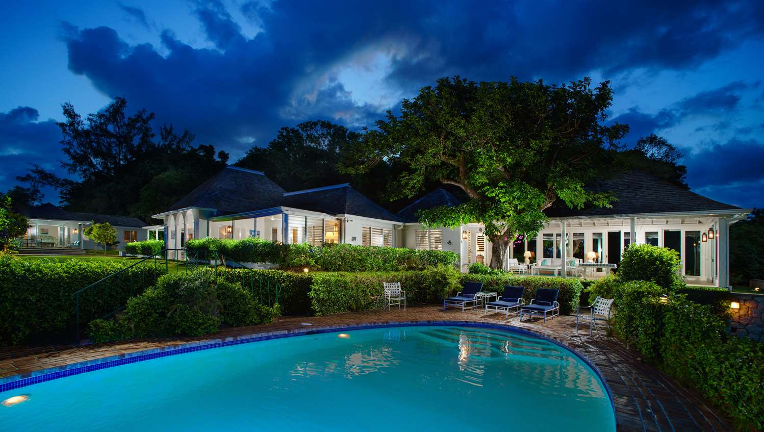 Round Hill Hotel and Villas by null