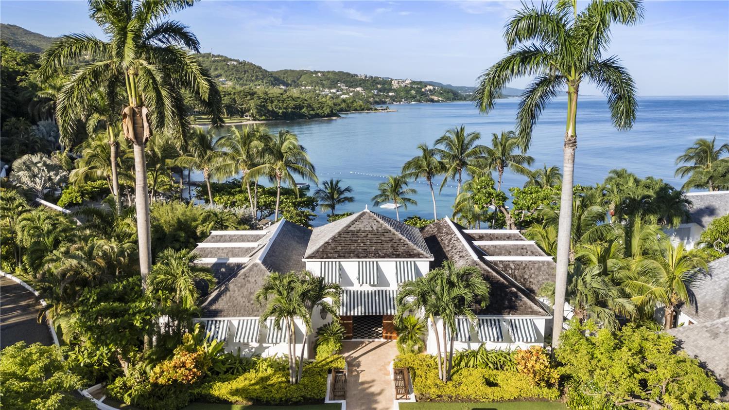 Round Hill Hotel and Villas by null