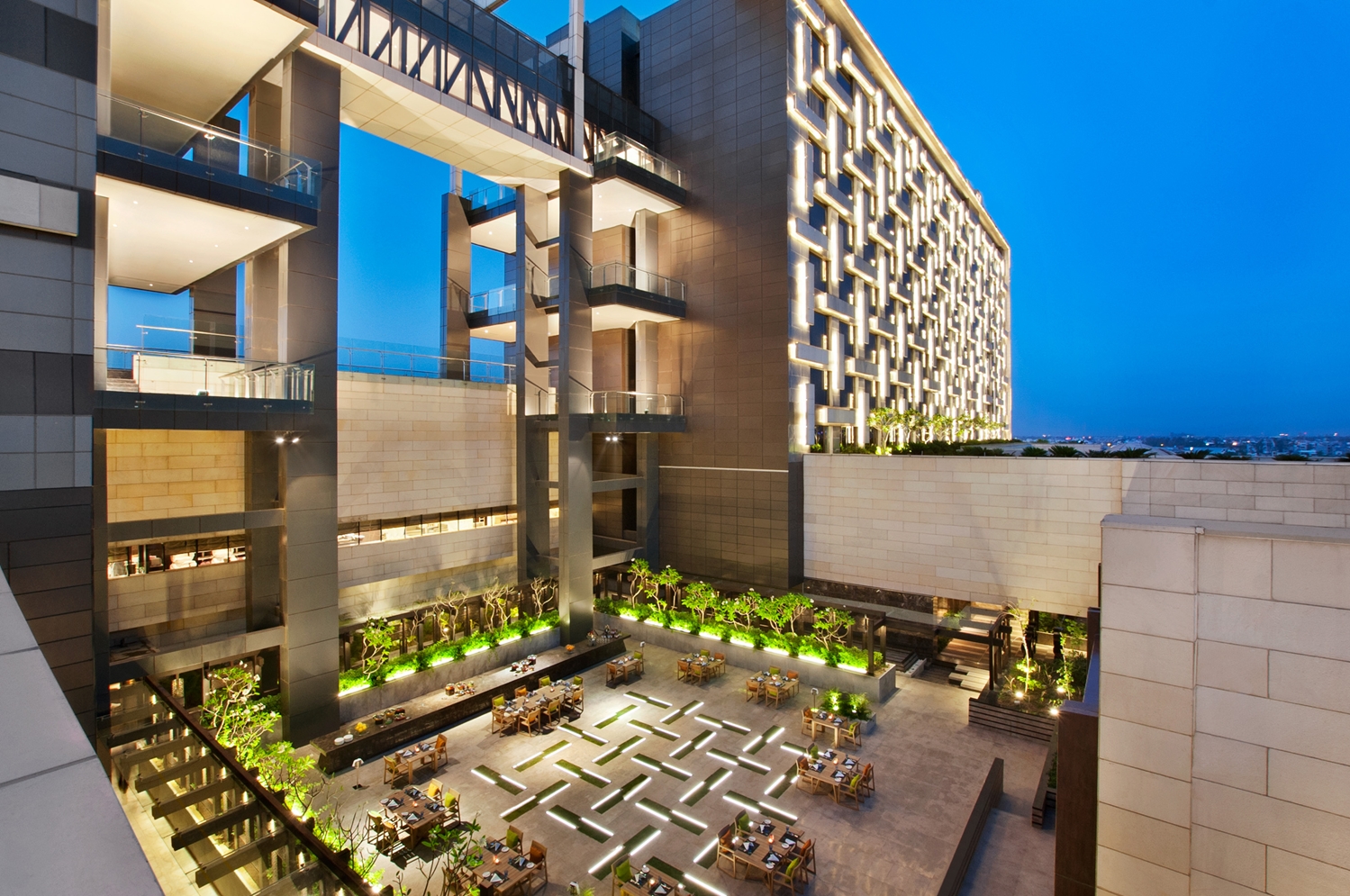 The Leela Ambience Convention Hotel Delhi photo 8