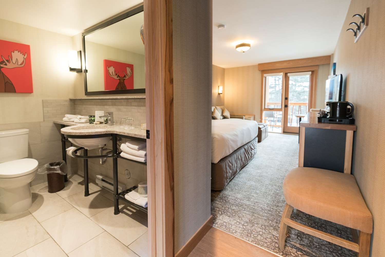 Moose Hotel & Suites by null