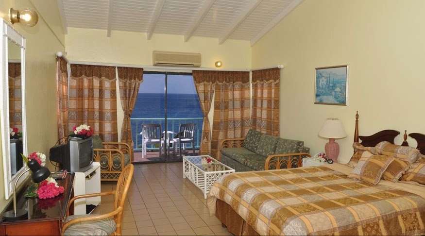 Bird Rock Beach Hotel by null