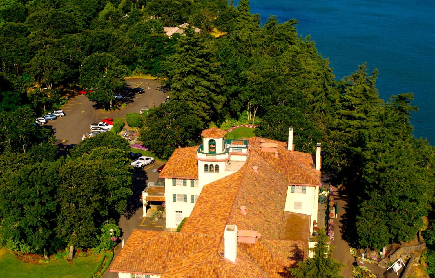 Columbia Gorge Hotel & Spa by null