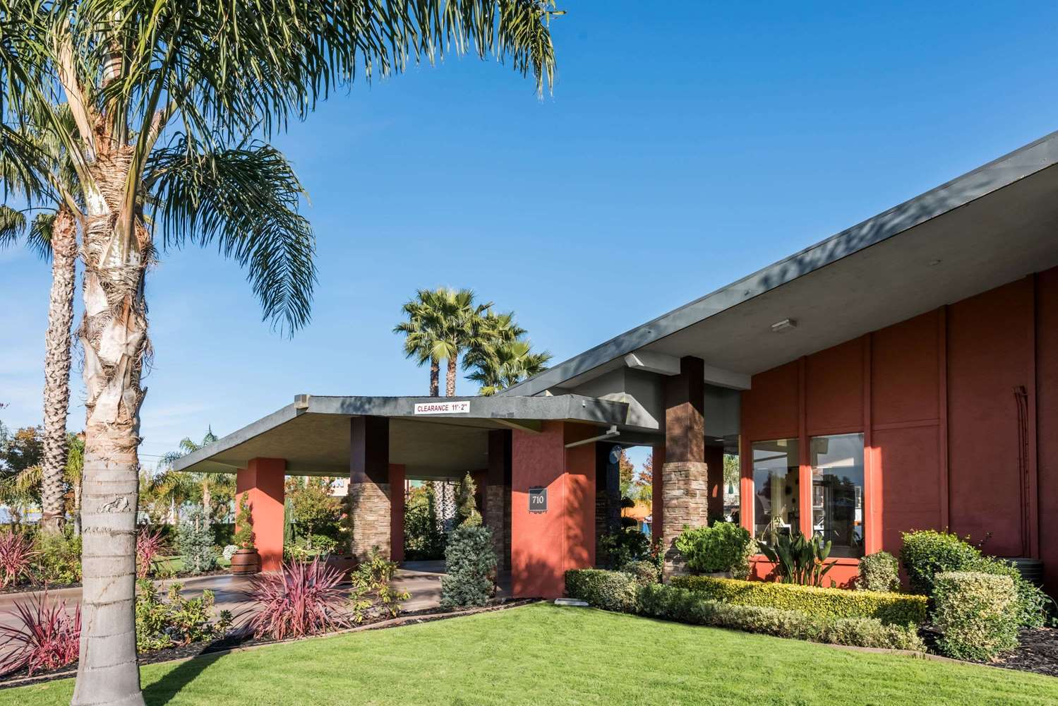 Days Inn & Suites Lodi image