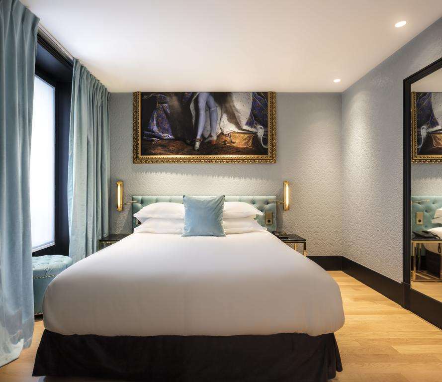 Hotel Eiffel Petit Louvre by null