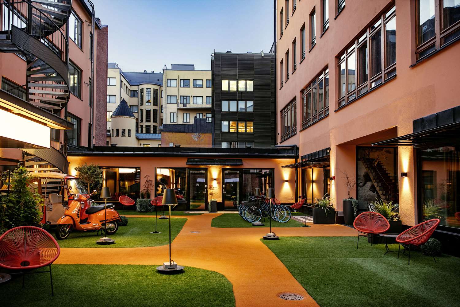 Hotel F6 by null