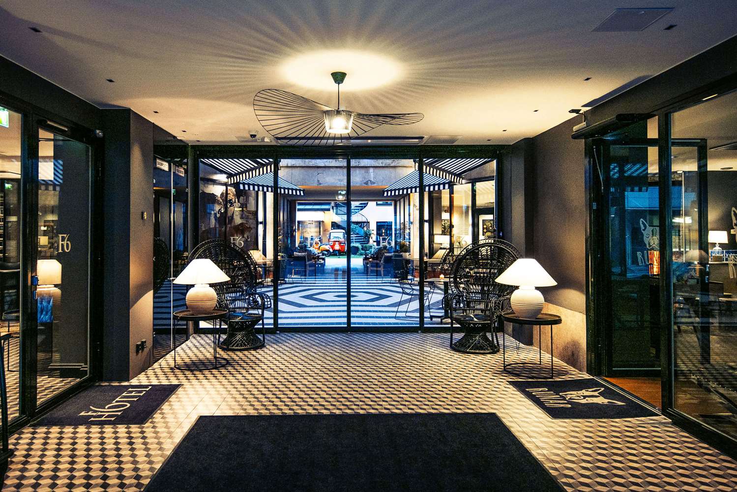 Hotel F6 by null