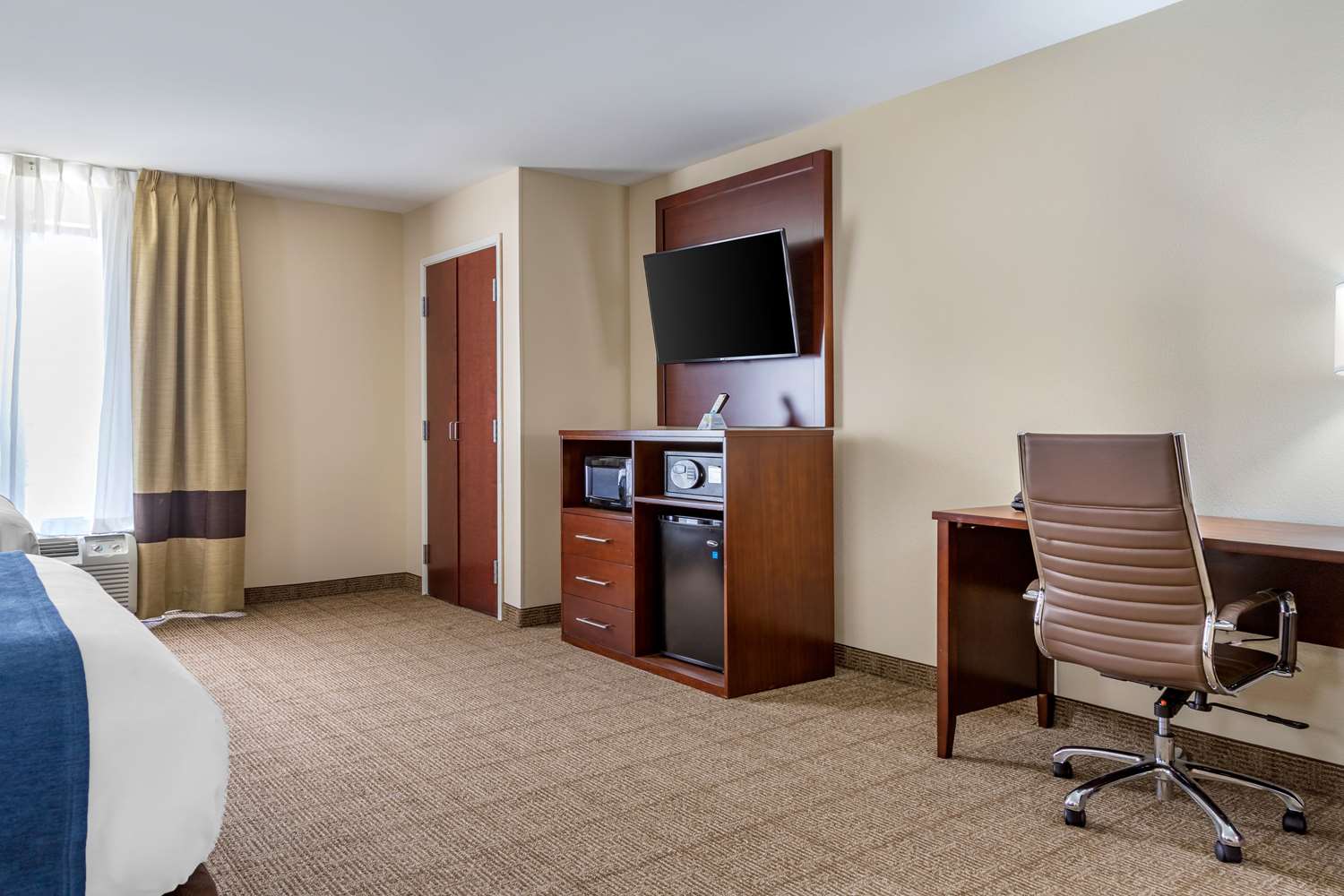 Comfort Suites Savannah Gateway I-95 photo 4
