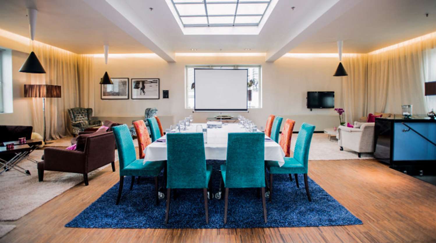 Home Hotel Folketeateret by null