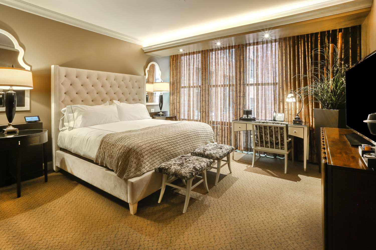 Curtiss Hotel by null
