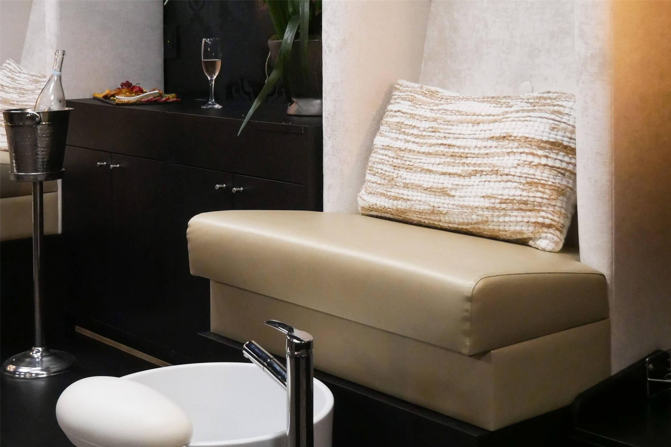 Curtiss Hotel by null